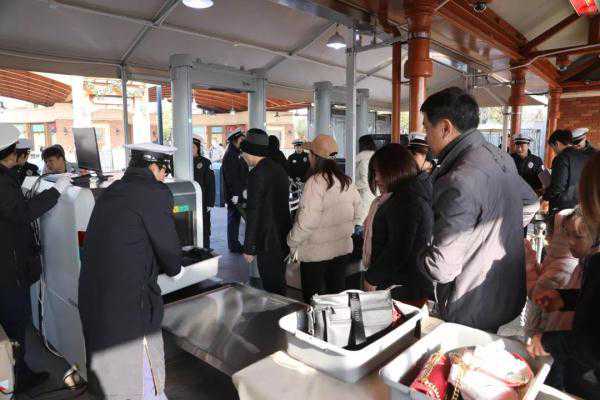 鸟枪换炮！上海迪士尼开始启用X光机安检