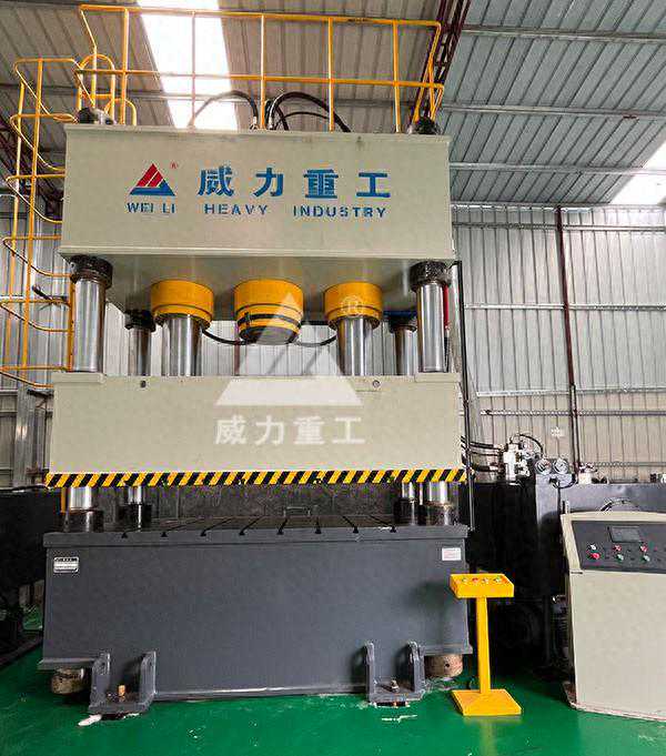 800吨四柱液压机生产厂家如何选？