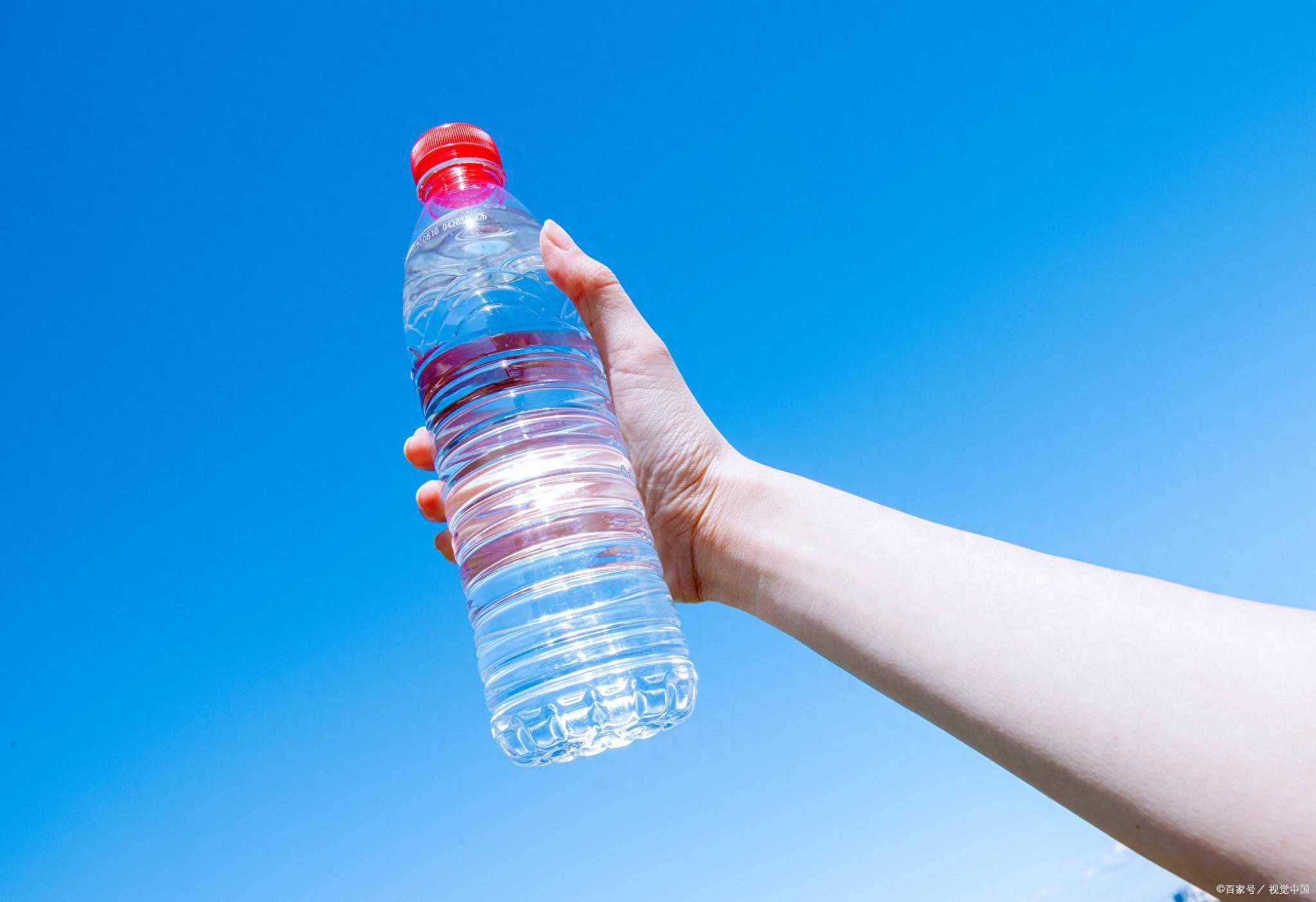 一整套完整的矿泉水生产设备多钱？