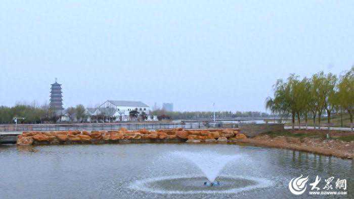 河口区新增设的10余台喷泉曝气机“上岗”！