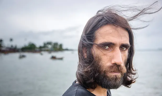 难民作家因被澳洲政府扣留，无法前去领取文学奖