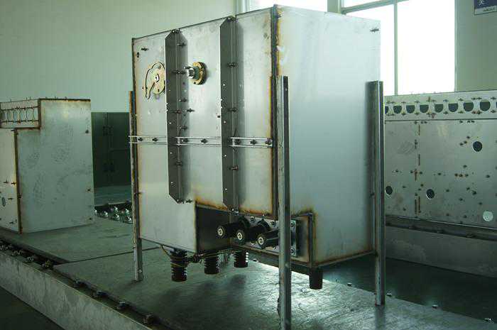 老电工详细介绍充气柜核心部件SF6气箱制作过程