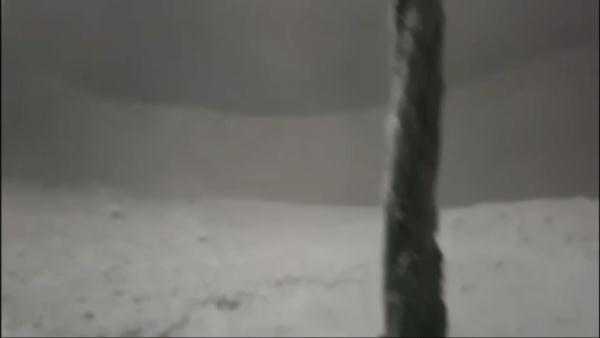 工人掉入1400立方米水泥罐，身体被埋压