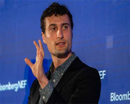 七年“保姆”爱上“诗人”