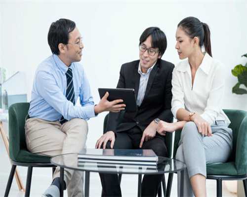 那些年父辈结怨，我和女发小同桌9年不来往，高中时她醋意大发！