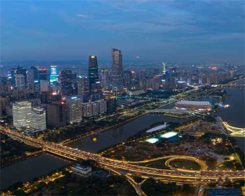 禁令、潜规则与巨额利润：减肥江湖三十年